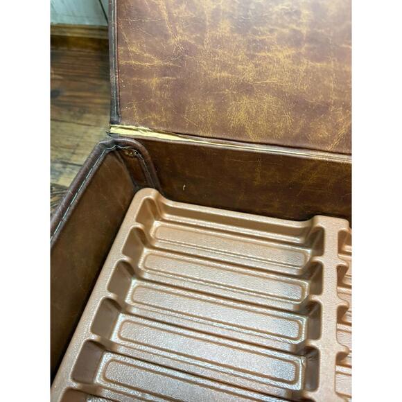 Vintage Cassette Tape Storage Case Faux Leather with Handle - Holds 24 - Picture 11 of 14